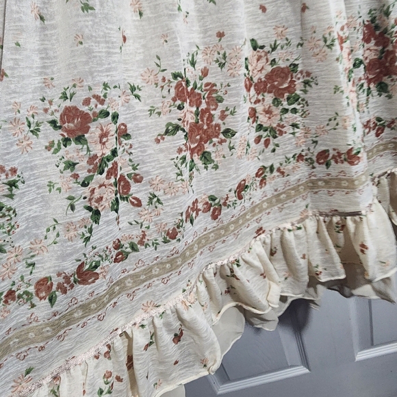 Axes Femme cute floral ruffle dress - Picture 3 of 4